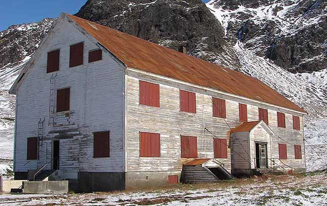 Nybrakke Barracks before restoration.
